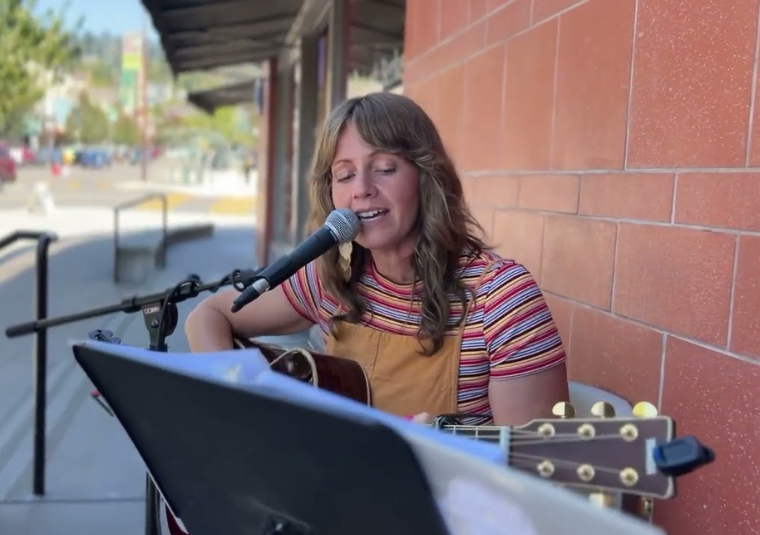 Courtney Kelly Performer at Levendi's Live Music Fridays